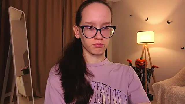 BettyBrowni online show from November 29, 2025, 4:07 pm