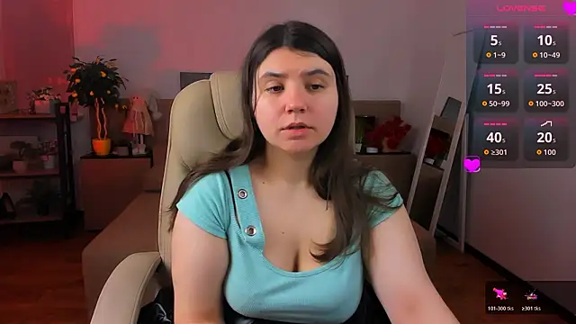 Snapshot of Viola__Shy chatting on February 25, 2026, 9:03 pm Viola Shy online show from February 25, 2026, 9:03 pm