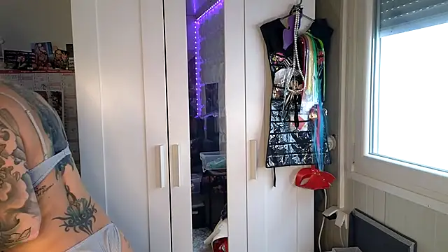 Tatjana Sue online show from February 23, 2026, 11:00 am