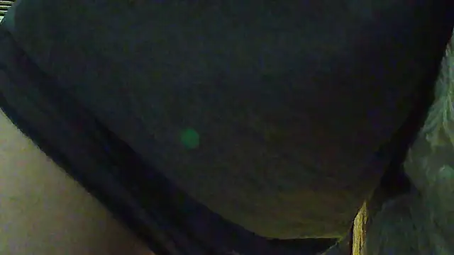 Snapshot of pipeload1275 chatting on January 7, 2026, 11:04 am pipeload1275 online show from January 7, 2026, 11:04 am