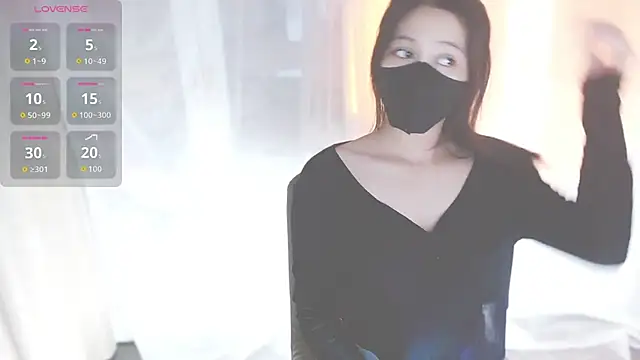 Snapshot of Lin_SiYee chatting on October 13, 2025, 12:18 pm Lin SiYee online show from October 13, 2025, 12:18 pm
