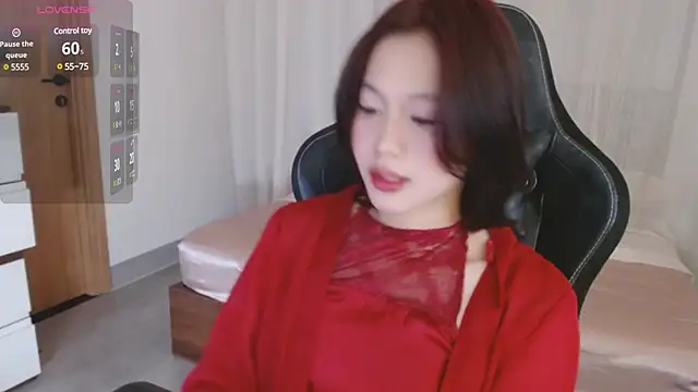 Snapshot of Lin_SiYee chatting on March 8, 2025, 1:50 am Lin SiYee online show from March 8, 2025, 1:50 am