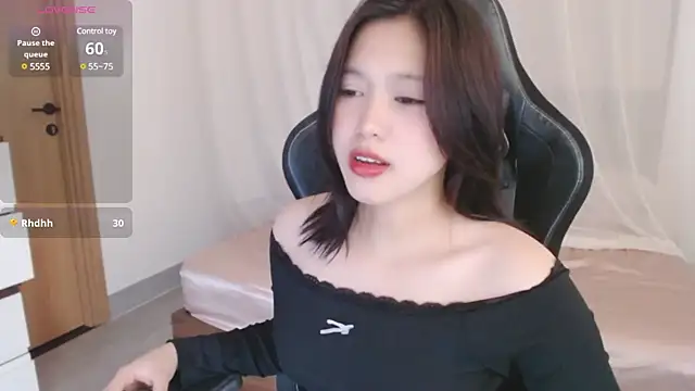 Snapshot of Lin_SiYee chatting on March 6, 2025, 4:52 am Lin SiYee online show from March 6, 2025, 4:52 am