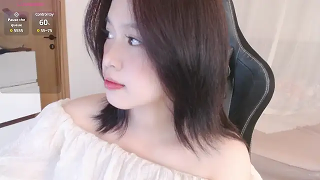 Snapshot of Lin_SiYee chatting on March 3, 2025, 7:13 am Lin SiYee online show from March 3, 2025, 7:13 am
