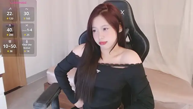 Snapshot of Lin_SiYee chatting on March 18, 2025, 4:29 am Lin SiYee online show from March 18, 2025, 4:29 am