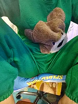 Snapshot of Haralushiaaa chatting on February 8, 2026, 5:05 am Haralushiaaa online show from February 8, 2026, 5:05 am