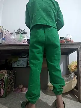 Snapshot of Haralushiaaa chatting on February 22, 2026, 10:39 am Haralushiaaa online show from February 22, 2026, 10:39 am