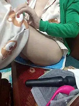 Snapshot of Haralushiaaa chatting on February 1, 2026, 1:15 am Haralushiaaa online show from February 1, 2026, 1:15 am