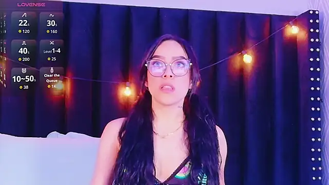 littleebluee online show from October 21, 2025, 3:06 am