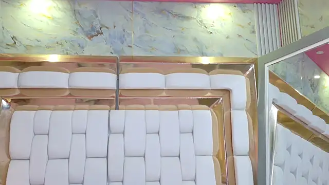 littleebluee online show from February 22, 2026, 7:48 pm