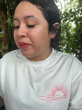 Pretty Isadora online show from February 15, 2026, 4:28 pm