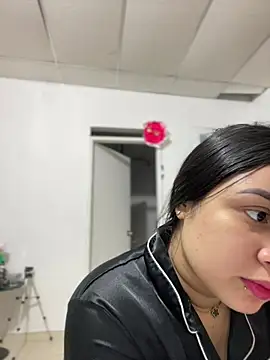 Pretty Isadora online show from March 20, 2025, 1:24 am