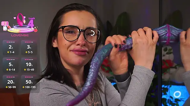 Snapshot of EvaCanton chatting on December 14, 2025, 3:46 am EvaCanton online show from December 14, 2025, 3:46 am