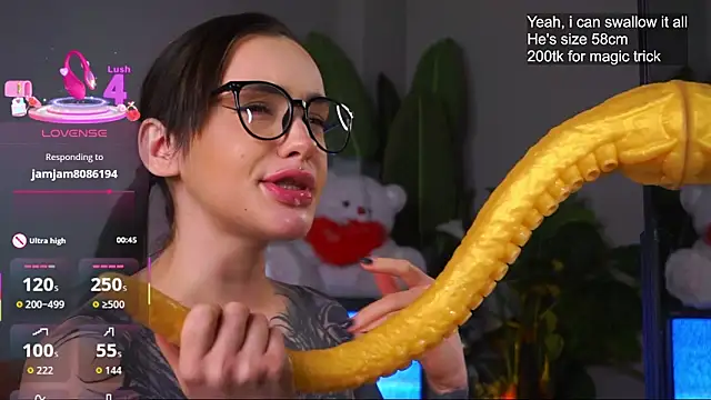 Snapshot of EvaCanton chatting on December 18, 2025, 3:00 am EvaCanton online show from December 18, 2025, 3:00 am