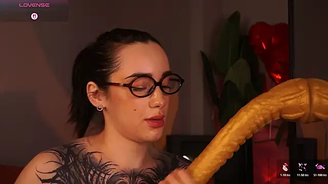 EvaCanton online show from February 19, 2026, 2:08 am