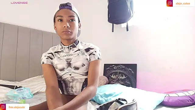 alejo cute online show from February 15, 2025, 3:39 pm