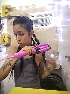 The-quee22 online show from September 24, 2025, 10:05 pm