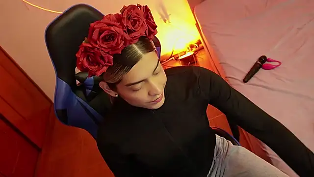 tay ler3 online show from February 17, 2025, 10:49 pm