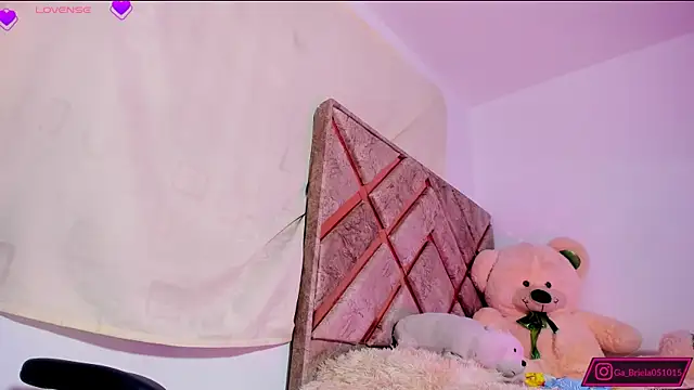 ga briela1 online show from March 7, 2025, 5:40 am