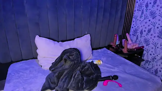 Amy hoy69 online show from December 4, 2025, 3:16 am