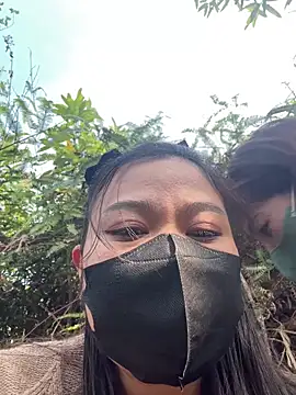 Snapshot of --Lyly-- chatting on February 15, 2026, 8:02 am --Lyly-- online show from February 15, 2026, 8:02 am