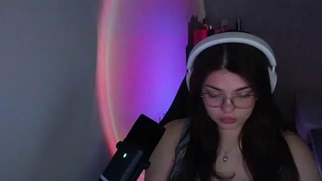 helengilmor online show from April 5, 2026, 5:30 pm