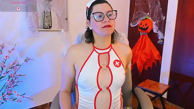 Chanelll Taylorr  online show from October 31, 2025, 11:07 am