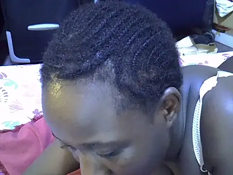 Adaline-Paris online show from November 1, 2025, 6:30 am