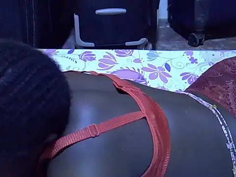 Adaline-Paris online show from October 26, 2025, 8:15 am