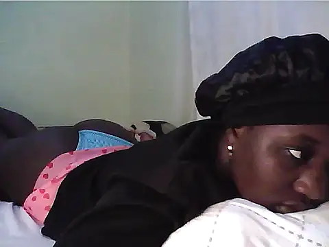 Adaline-Paris online show from March 25, 2026, 7:24 pm