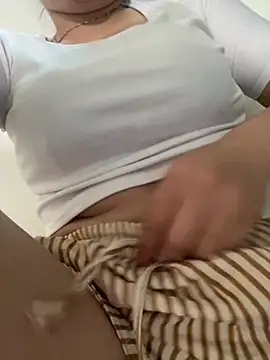 Milk Mom99 online show from April 10, 2026, 7:04 am