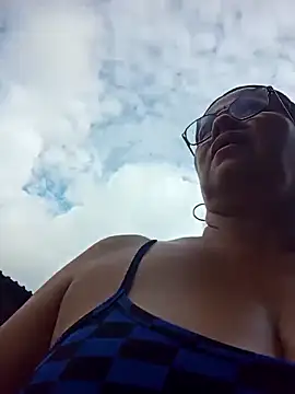 natally ross21 online show from October 28, 2025, 1:21 pm