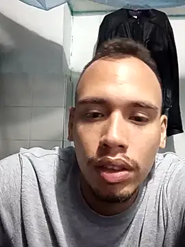 Snapshot of lionhotdick chatting on January 15, 2025, 1:45 am lionhotdick online show from January 15, 2025, 1:45 am