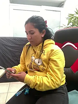 luna asss online show from March 19, 2025, 5:28 pm