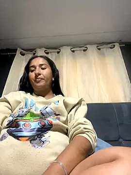 luna asss online show from November 24, 2025, 5:35 pm