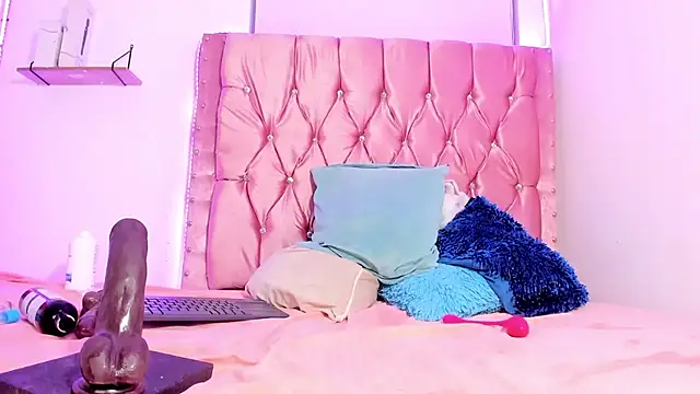 Kim Baker1 online show from March 20, 2025, 3:13 am