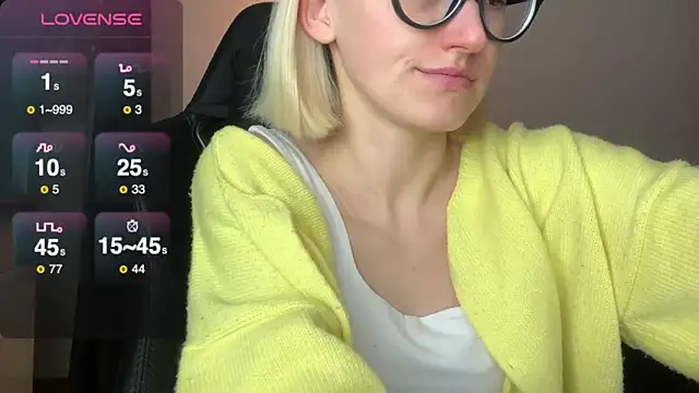 Snapshot of Sexy_Sweets chatting on November 12, 2025, 6:34 pm Sexy Sweets online show from November 12, 2025, 6:34 pm