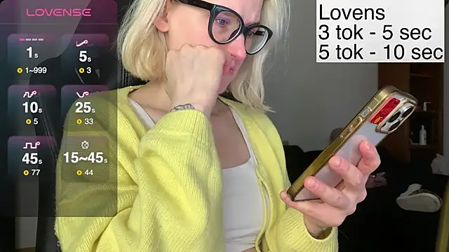 Snapshot of Sexy_Sweets chatting on November 19, 2025, 5:46 pm Sexy Sweets online show from November 19, 2025, 5:46 pm