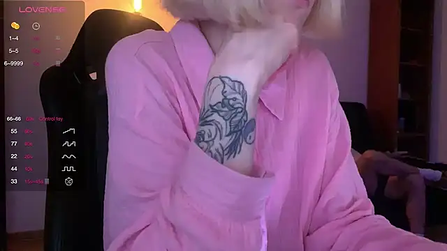 Snapshot of Sexy_Sweets chatting on September 19, 2025, 6:01 pm Sexy Sweets online show from September 19, 2025, 6:01 pm