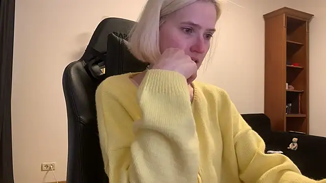 Snapshot of Sexy_Sweets chatting on September 23, 2025, 2:02 pm Sexy Sweets online show from September 23, 2025, 2:02 pm