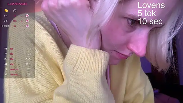 Snapshot of Sexy_Sweets chatting on September 18, 2025, 12:57 am Sexy Sweets online show from September 18, 2025, 12:57 am