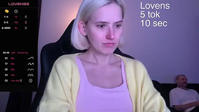 Snapshot of Sexy_Sweets chatting on September 25, 2025, 5:19 pm Sexy Sweets online show from September 25, 2025, 5:19 pm