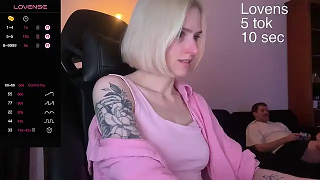 Snapshot of Sexy_Sweets chatting on September 19, 2025, 1:09 am Sexy Sweets online show from September 19, 2025, 1:09 am