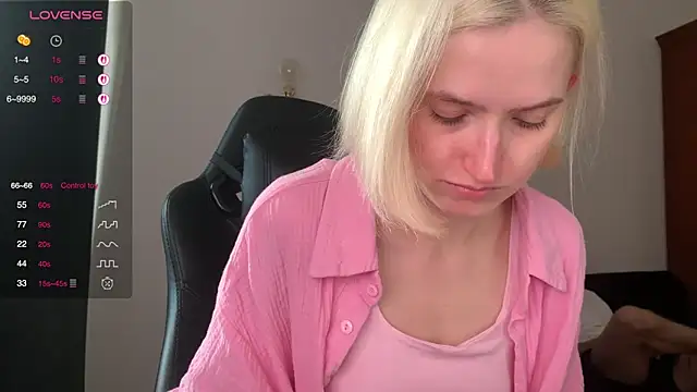 Snapshot of Sexy_Sweets chatting on September 20, 2025, 11:48 am Sexy Sweets online show from September 20, 2025, 11:48 am