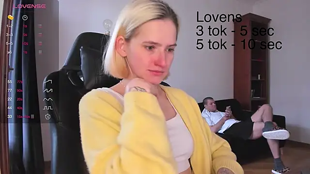 Snapshot of Sexy_Sweets chatting on October 28, 2025, 9:19 am Sexy Sweets online show from October 28, 2025, 9:19 am