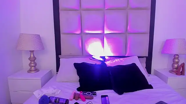 Naomi-Haruno online show from April 21, 2026, 10:38 pm