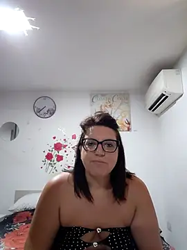 Snapshot of carolyne2023 chatting on July 31, 2026, 8:14 am carolyne2023 online show from July 31, 2026, 8:14 am