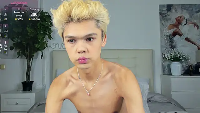 Felix Rey online show from March 7, 2025, 4:33 pm