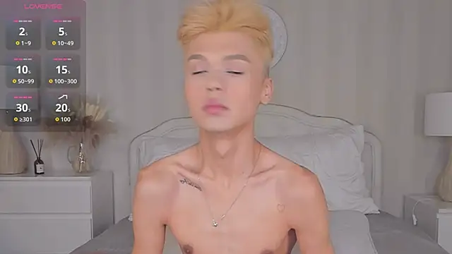 Felix Rey online show from November 12, 2025, 5:28 pm