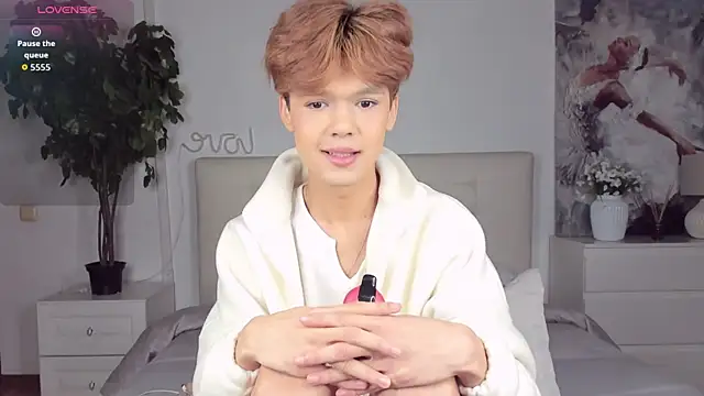 Felix Rey online show from September 24, 2025, 4:24 pm